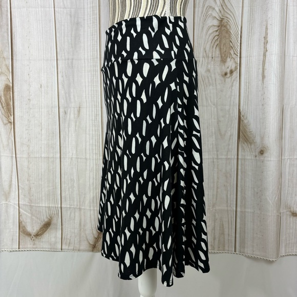 Lularoe Skirt Midi High Waist Flowy Comfort Black White Pattern Skirt Size Small - Picture 2 of 8
